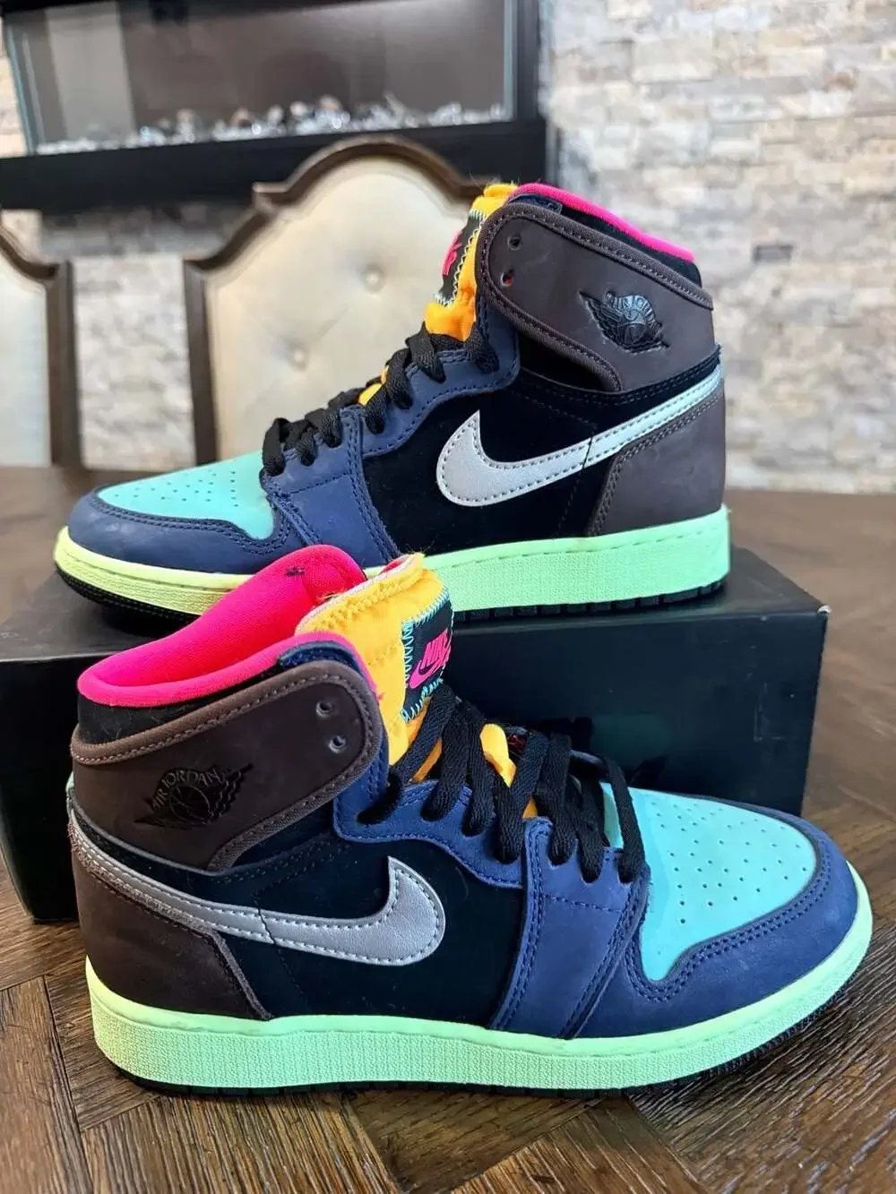 Air Jordan 1 Retro High OG Bio Hack GS Size 5Y / 6.5 Women’s Used 1x 575441-201